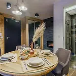 Apartamenty Pod Giewontem GAWRA - piękny apartament z tarasem, sauną i jacuzzi w cenie pobytu - 5 min pieszo do Krupówek Apartamento *
