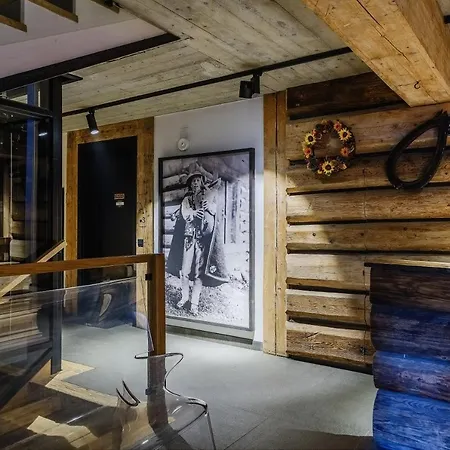 Apartment Pod Giewontem Gawra: Luxury With Terrace, Sauna & Jacuzzi Near Krupówki