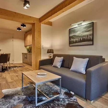 Pod Giewontem Gawra: Luxury With Terrace, Sauna & Jacuzzi Near Krupówki Apartment
