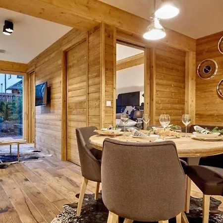 Pod Giewontem Gawra: Luxury With Terrace, Sauna & Jacuzzi Near Krupówki Apartment