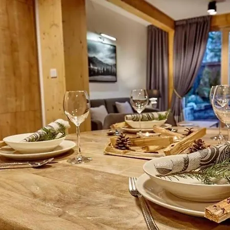 Apartment Pod Giewontem Gawra: Luxury With Terrace, Sauna & Jacuzzi Near Krupówki