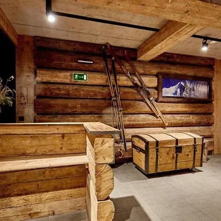 Pod Giewontem Gawra: Luxury With Terrace, Sauna & Jacuzzi Near Krupówki Apartment Zakopane